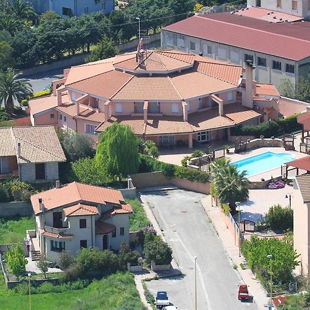 Il Cavallino Rosso Thiesi Εξωτερικό φωτογραφία